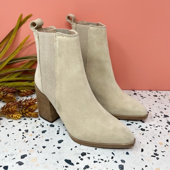 Steve Madden Shoes - Steve Madden Trekk Sand Tan Pointed Suede Leather Stacked Heel Boots Sz 6.5